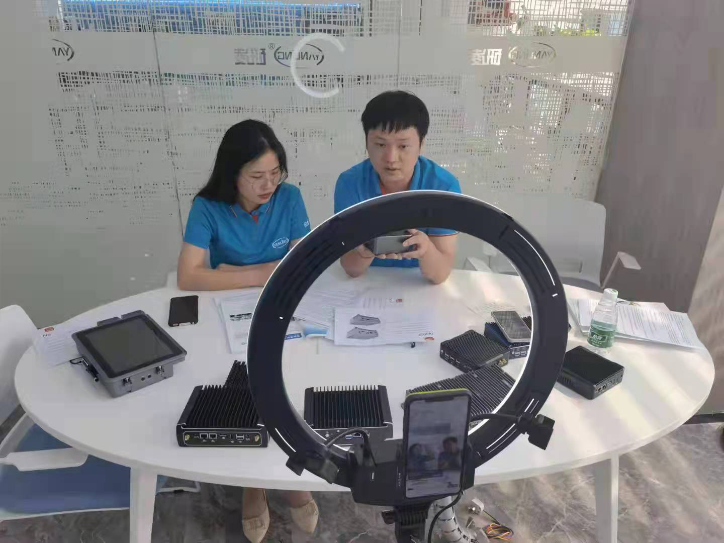 সেপ্টেম্বরে লাইভ সম্প্রচার প্রচার করুন