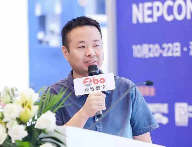 বুদ্ধিমান পরিষেবা রোবটগুলির শক্তিশালী মস্তিষ্ক হতে হবে